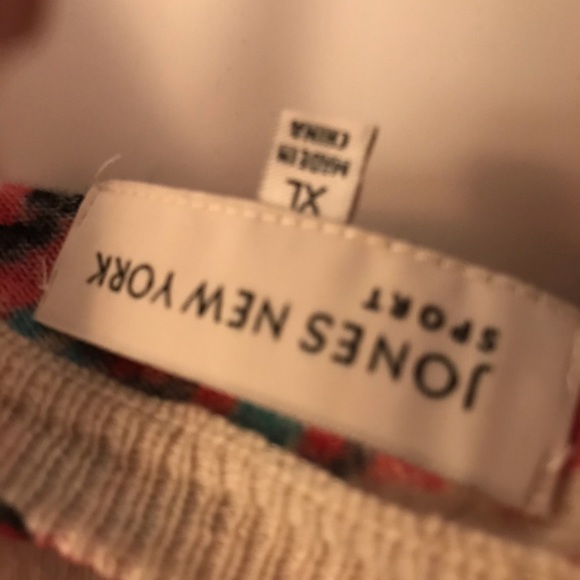 Classy Colorful Sweater - Picture 4 of 4